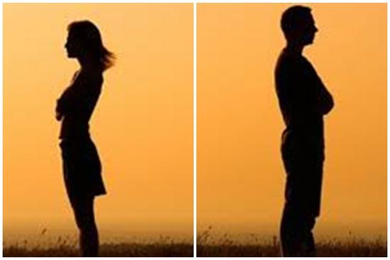 Hậu chia tay, bạn trai đòi cả chiếc áo lót