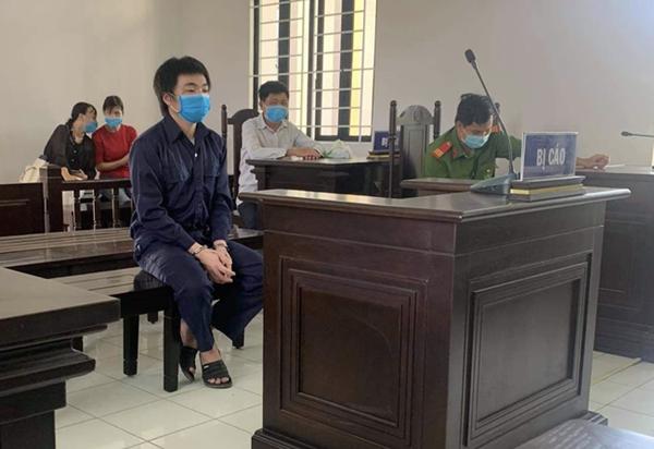 Người cha bạo hành dã man con trai 4 tháng tuổi ở TP.HCM nhận án tù giam 6 năm 6 tháng-3