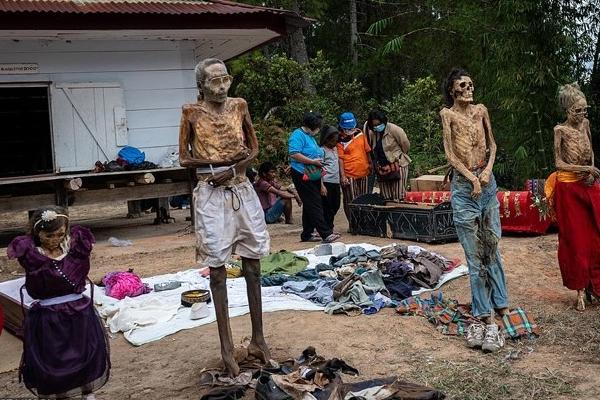 Kỳ lạ ngôi làng có hàng trăm người giống hệt nhau dù không cùng huyết thống-4