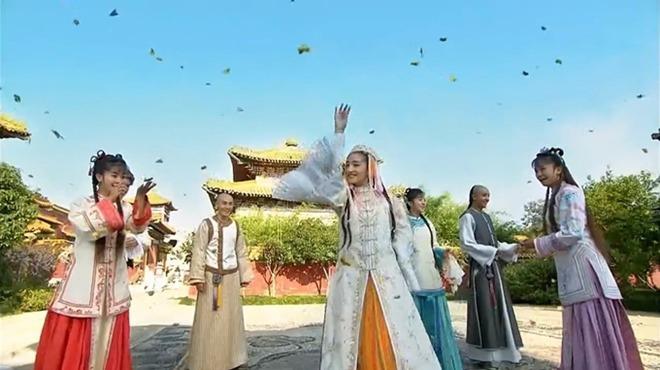 Sự thật giờ mới biết: Hoàn Châu Cách Cách tốn hơn 14 tỷ chỉ riêng vai Hàm Hương-9