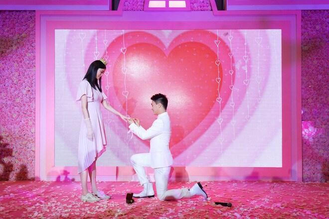 Hé lộ cuộc sống địa ngục của siêu mẫu nội y khi làm dâu vua sòng bài Macau-4