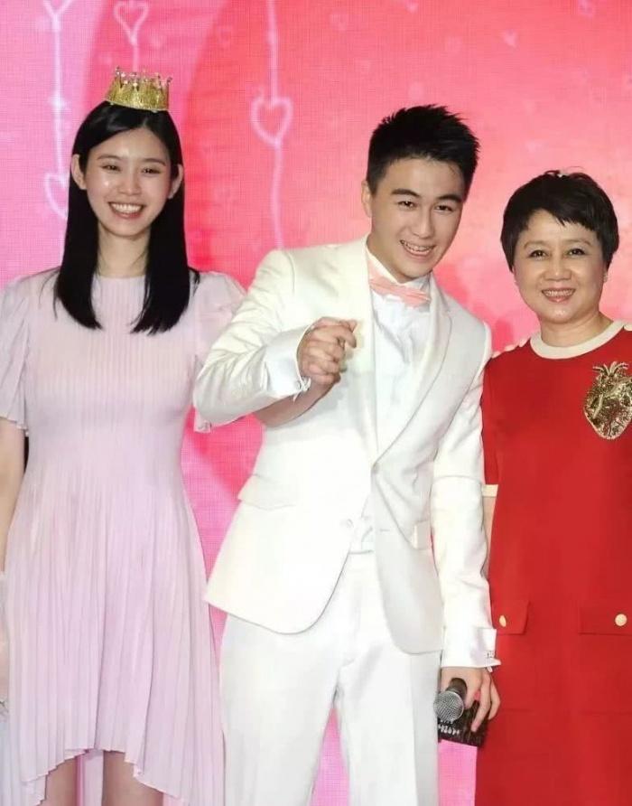 Hé lộ cuộc sống địa ngục của siêu mẫu nội y khi làm dâu vua sòng bài Macau-12