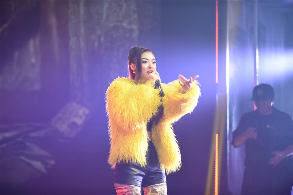 Á hậu Kiều Loan rap về sự cô đơn chát đắng, quyết tâm chiến thắng King Of Rap-2