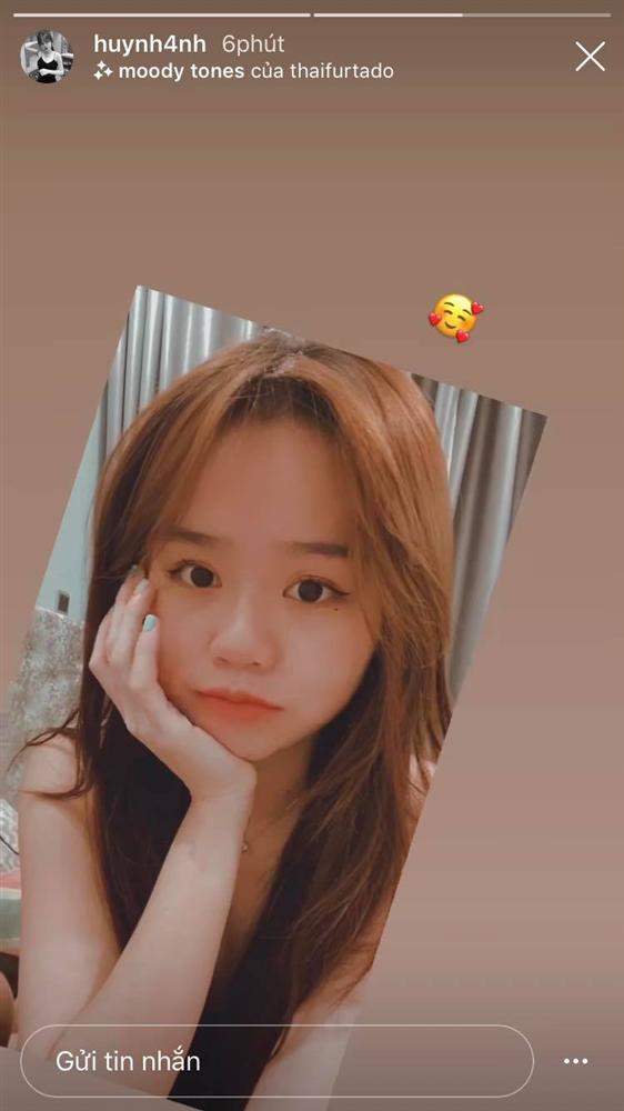 Chơi lớn khoe clip mặt mộc, bạn gái Quang Hải bị soi nhan sắc nhợt nhạt-4