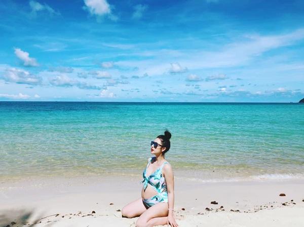 Bà đẻ Vân Navy lộ diện đẹp mòn con mắt, dính kiếp đẻ thuê qua ảnh cận mặt con gái-7