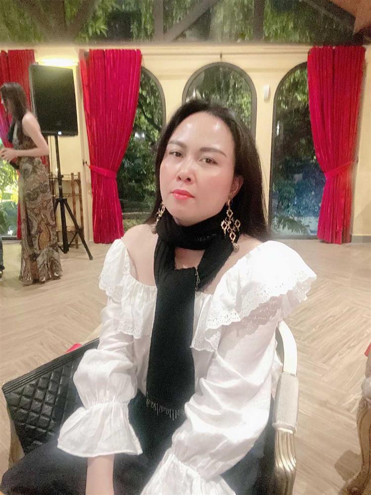 Cùng diện đồ trễ vai, hoa hậu Hà Kiều Anh sang trọng, quý phái lấn át Phượng Chanel-8