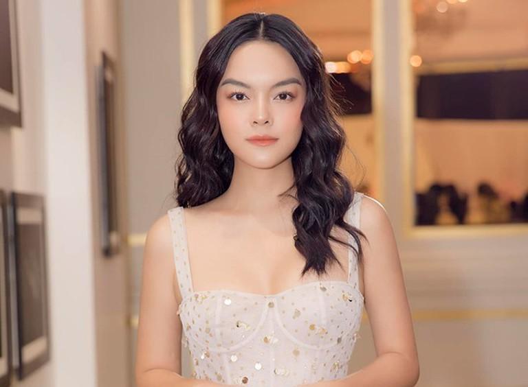 Ca sĩ Phạm Quỳnh Anh dằn mặt hàng xóm-1