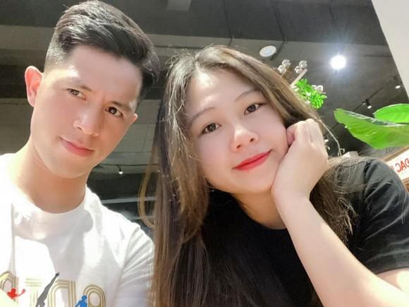 Lâu lâu mới thấy Đình Trọng tình tứ bên bạn gái, dân tình lập tức hóng đám cưới-3