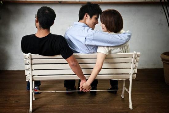 Bắt đầu từ 1/9 sẽ tăng mức phạt người ngoại tình