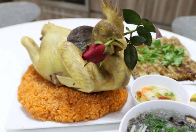 Mắng vợ ăn hại vì luộc gà thắp hương rằm bị toạc da, chồng bị phản đòn đành câm nín-1