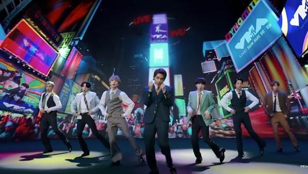 Lady Gaga, Ariana Grande mang khẩu trang biểu diễn tại VMAs 2020-5