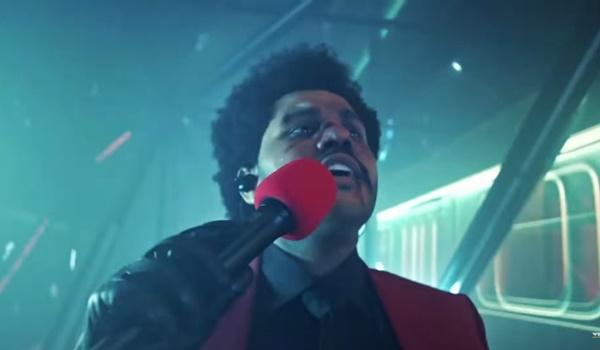 Lady Gaga, Ariana Grande mang khẩu trang biểu diễn tại VMAs 2020-10