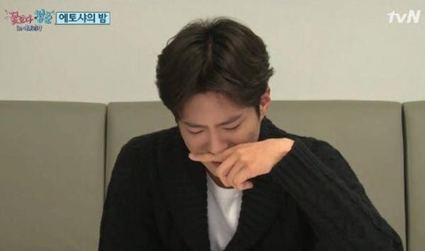 Park Bo Gum: Cậu bé mất mẹ gánh nợ 16 tỷ thành tài tử thị phi, bị đồn phá hoại gia đình Song Song-3