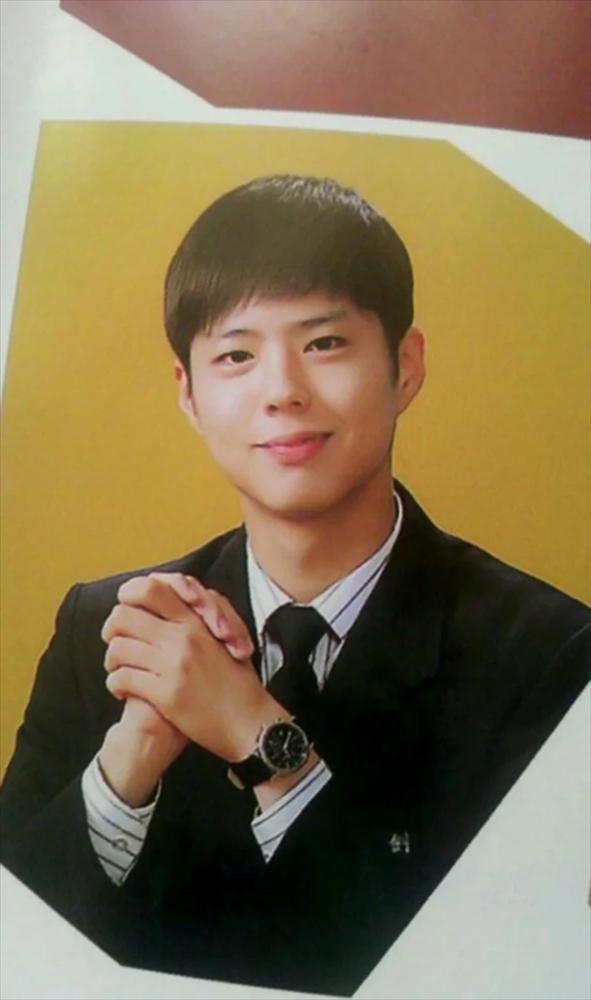 Park Bo Gum: Cậu bé mất mẹ gánh nợ 16 tỷ thành tài tử thị phi, bị đồn phá hoại gia đình Song Song-5