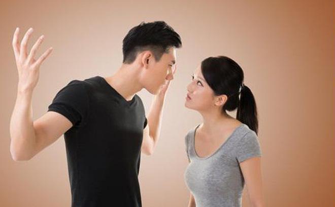 Thấy chồng hiền, vợ liên tục bắt nạt rồi một ngày bất ngờ khi chồng đưa cho tờ giấy-2