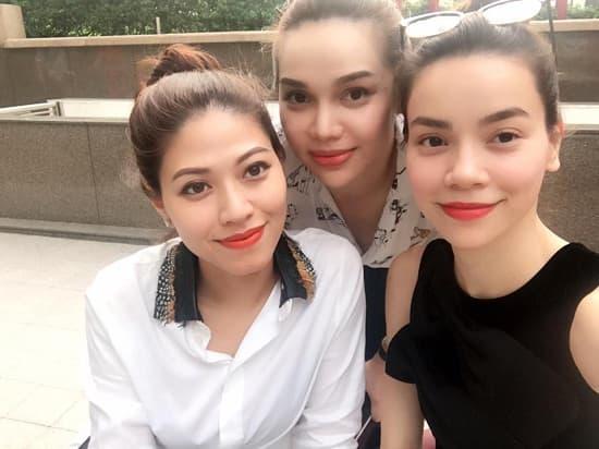 Ít người biết Hồ Ngọc Hà và BTV Ngọc Trinh cũng là cặp chị em keo sơn gắn bó-1