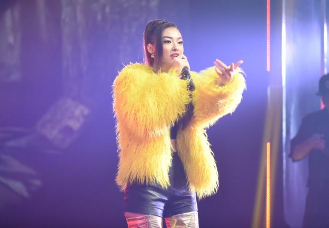 Á hậu Kiều Loan gây tranh cãi khi được vào vòng sau ở King of Rap-1