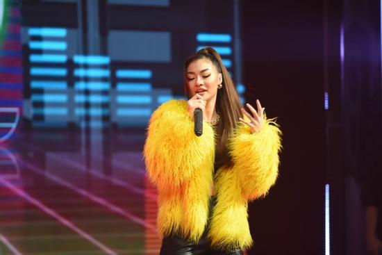 Á hậu Kiều Loan gây tranh cãi khi được vào vòng sau ở 'King of Rap'