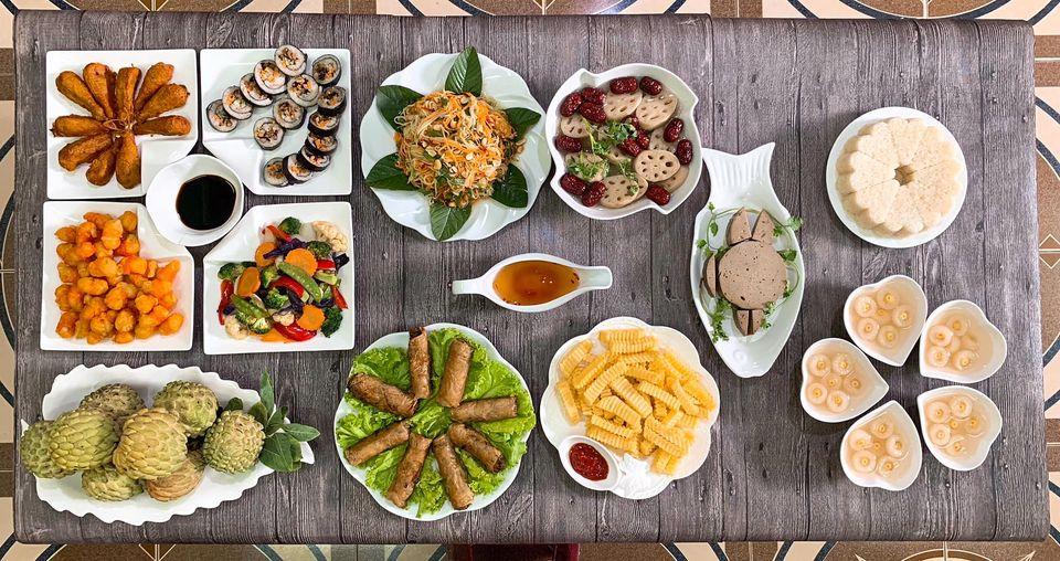 Đến hẹn lại lên, hội chị em thi nhau khoe mâm cỗ cúng Rằm tháng 7 đẹp mê ly, ai ngắm cũng mê-12