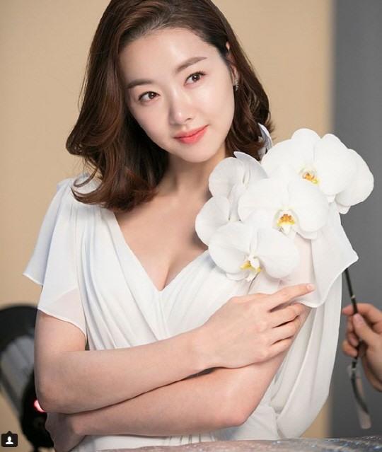 Đang tổ chức đám cưới mà mẹ chồng không cho tôi đón khách, lý do bà đưa ra khiến bố đẻ tháo cà vạt bỏ đi-1