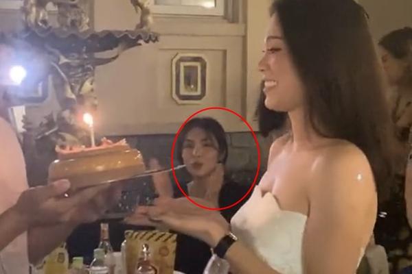 Linh Rin khoe em chồng Hà Tăng tặng quà siêu to, dân mạng soi căn phòng cực xịn phía sau-5