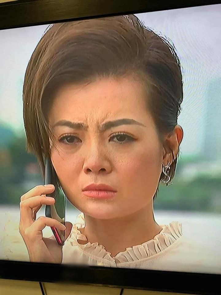 Lan Cave Thanh Hương lộ mặt rỗ khác hẳn lúc livestream PR kem dưỡng da-2