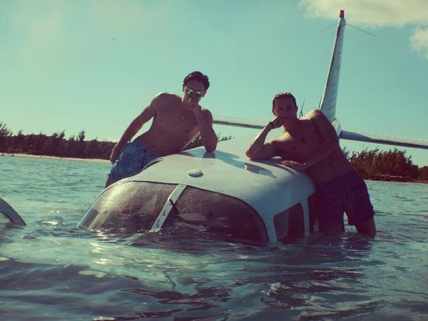 Cần gì cổ tích, đời thực vẫn đầy hoàng tử đẹp trai, giàu có khó ai sánh bằng đó thôi!-14