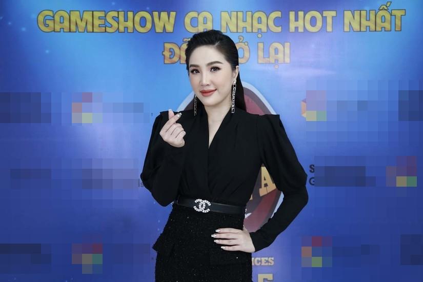 Bảo Thy cười haha trước loạt ảnh chụp lén cam thường đẹp hơn trên truyền hình-1