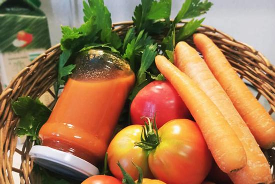 Mẹ Việt ở Đức bày cách làm sốt cà chua và bảo quản không cần trữ đông 'dễ ợt'