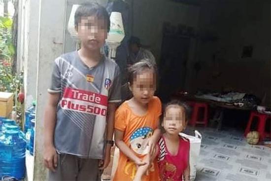 Vợ chồng tử nạn bỏ lại 3 con nhỏ