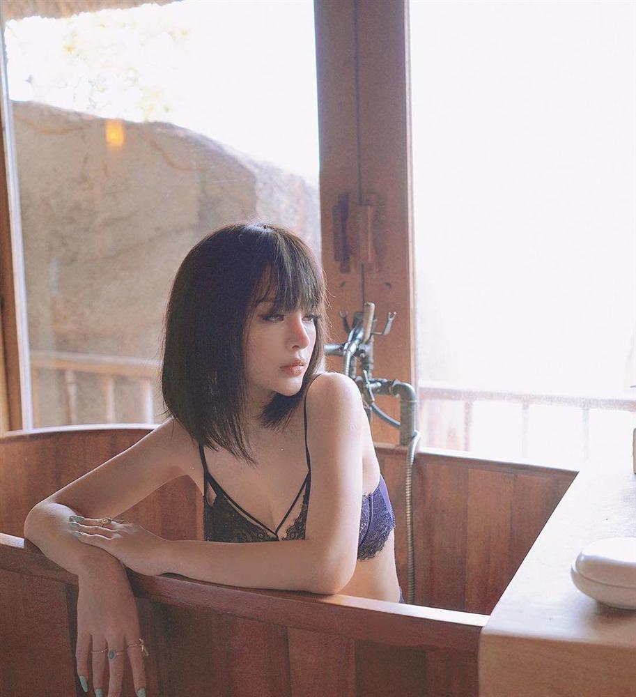 Huyền Baby mặt càng ngày càng nhựa giống các hot Tiktoker Trung Quốc-1