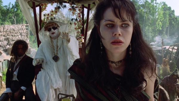 Richard Stanley và The Island of Dr. Moreau (1996): Hãng New Line Cinema luôn e ngại trước tính cách lập dị của Richard Stanley, trong khi The Island of Dr. Moreau là tác phẩm tâm huyết của ông. Hòa khí giữa đôi bên dần sụp đổ ngay từ ngày khởi quay: đồng minh của Stanley trong đoàn phim là tài tử Marlon Brando vắng mặt do con gái ông tự sát, Val Kilmer bị vợ đâm đơn ly dị (và đến quay muộn hai ngày). Đến ngày thứ hai, diễn viên Rob Morrow rút khỏi dự án khi đội ngũ biên kịch còn đang sửa kịch bản. Sang ngày thứ ba, New Line bèn sa thải Stanley qua fax với lý do quản lý kém và thay thế ông bằng nhà làm phim kỳ cựu John Frankenheimer.