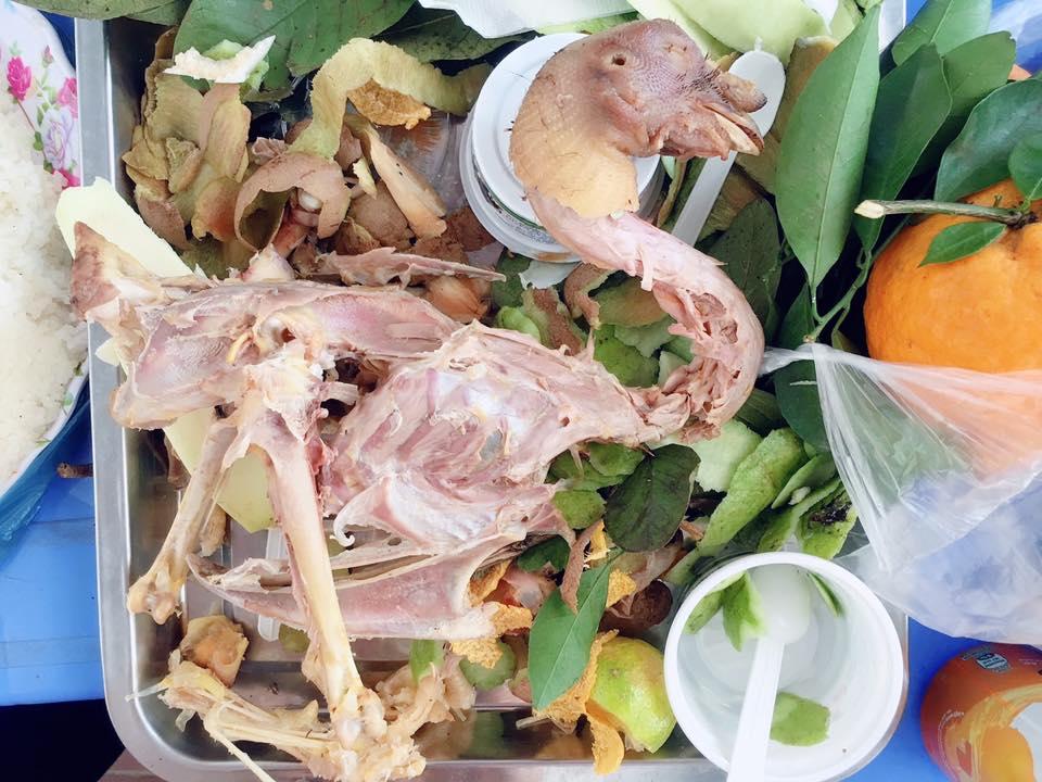 Nhìn mà tức với các pha xử lý thịt gà, vịt cồng kềnh của hội gái vụng-5