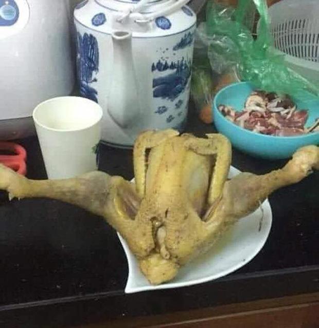Nhìn mà tức với các pha xử lý thịt gà, vịt cồng kềnh của hội gái vụng-9
