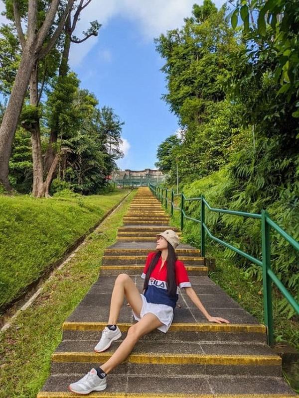 Cuộc sống như mơ của Tuyết Lan ở Singapore: Phủ toàn đồ hiệu, du lịch chanh sả-9