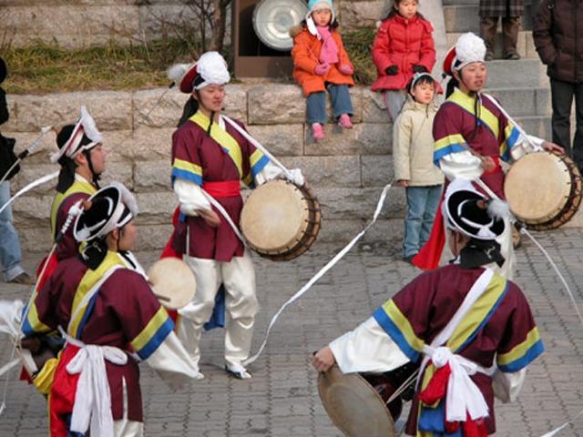 Rằm tháng 7 ở các nước châu Á: Trung Quốc kiêng kỵ đủ điều, Nhật Bản là ngày của người chết-8