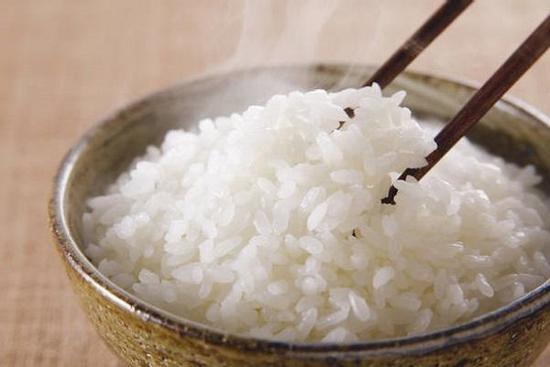 Duy trì thói quen này khi nấu cơm, không những chất dinh dưỡng bị mất hết mà khả năng gây ung thư cao