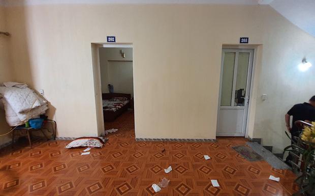 Chồng đầu thú sau khi đâm vợ và người đàn ông lạ trong nhà nghỉ ở Quảng Ninh-1