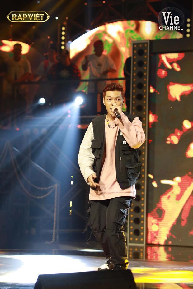 Chúc thí sinh Trường Giang làm nên chuyện tại Rap Việt, Karik tự đăng tự cười không nhặt được mồm-4
