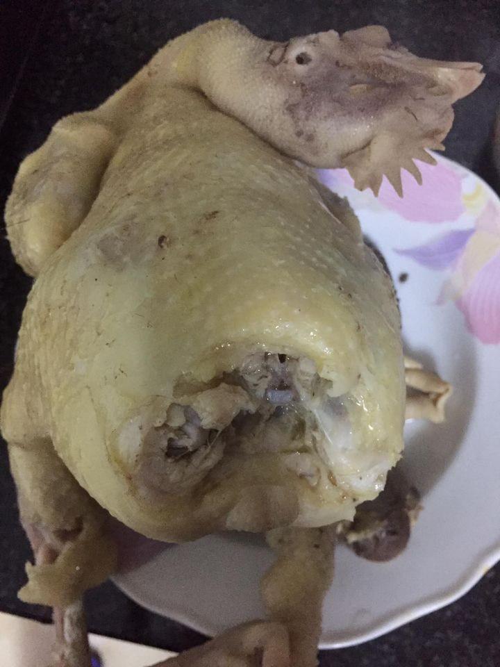 Làm cỗ cúng Rằm tháng 7, con dâu khiến nhà chồng đứng hình bởi luộc gà không biết mẹo này!-4