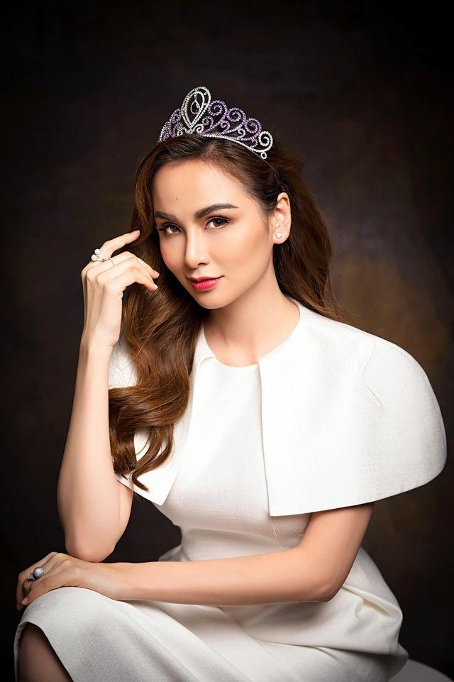 Lần hiếm hoi hoa hậu Diễm Hương đăng ảnh bên bố mẹ sau ồn ào từ mặt-2