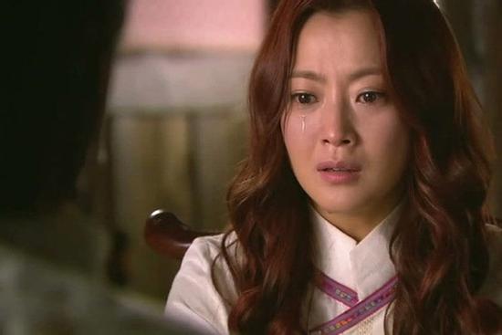 Lương 15 triệu bị người yêu chê, tôi điên cuồng đi tìm thì thấy em trong vòng tay gã khác