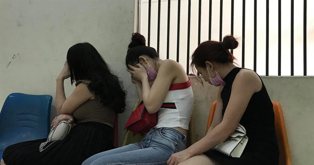 Má mì 24 tuổi từ gái bán dâm trở thành tú bà 10x-1