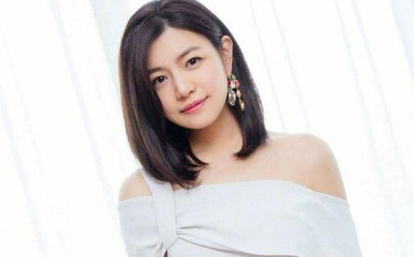 Tiểu Long Nữ thị phi nhất: Sự nghiệp bình bình nhưng tin đồn ngoại tình thì nhiều như cơm bữa-5