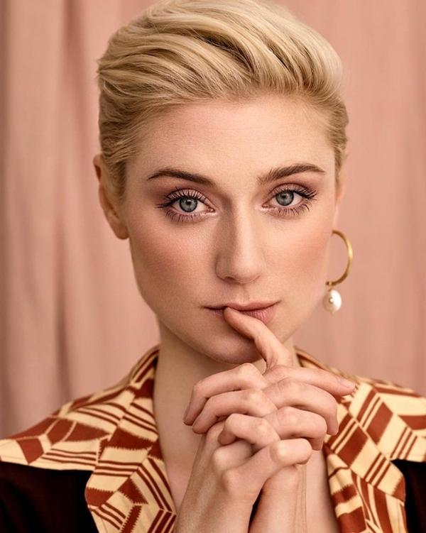 Bên cạnh ngoại hình xuất sắc, Elizabeth Debicki cũng chứng minh được mình không hề là một “bình hoa di động”.