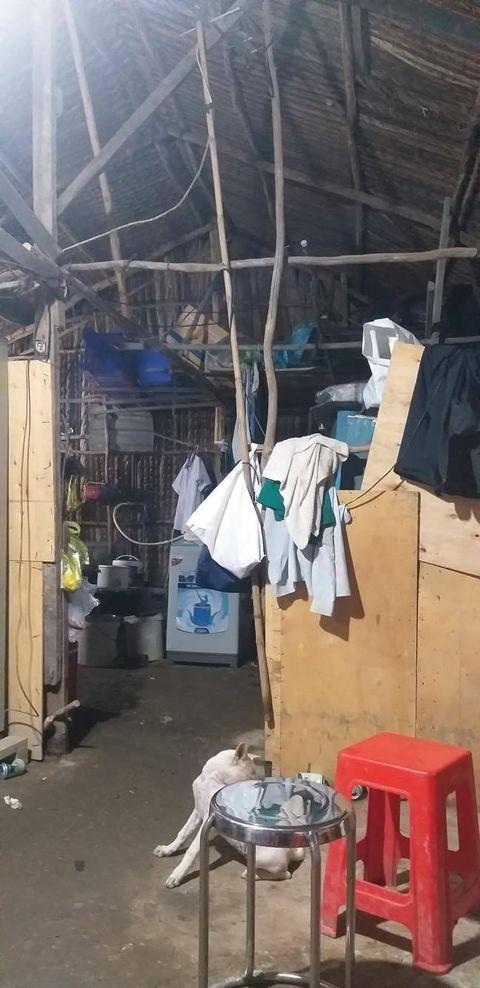 Xót xa cháu bé 1 tuổi rưỡi lọt qua vách nhà rơi xuống sông tử vong-2