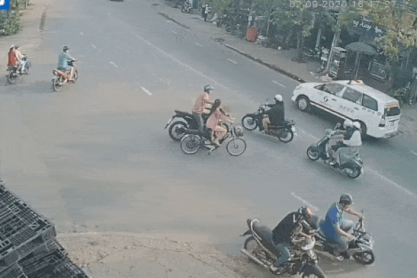 Clip: Giật dây chuyền giữa đường, tên cướp cố vùng vẫy vẫn không thoát