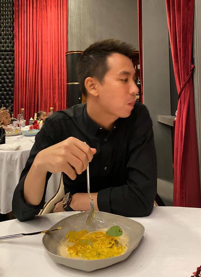 Ông xã đại gia của Huyền Baby gây chú ý với ngoại hình ngày càng phong độ-6