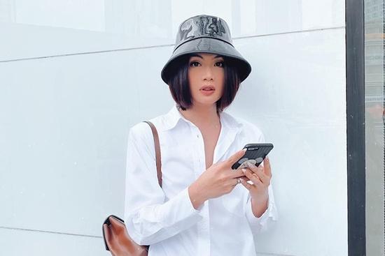 Đào Bá Lộc khoe tóc dài ngang vai, nhìn giống hệt nữ sinh ra phố