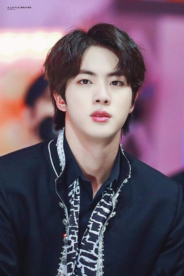 BTS nắm giữ cổ phần Bighit, Jin có cơ hội hoãn nhập ngũ tới cuối 2021-2
